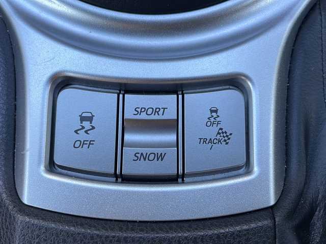 トヨタ ８６ GT リミテッド 山形県 2019(令1)年 5.1万km クリスタルホワイトパール 禁煙車/トラクションコントロール/純正ナビ NSZT-W68T/（フルセグ/DVD/CD/BT）/バックカメラ/ハーフレザーシート/シートヒーター/パドルシフト/クルーズコントロール/LEDヘッドライト/フォグランプ/リヤフォグランプ/17インチ純正アルミ/社外アルミ冬タイヤ車載/プッシュスタート