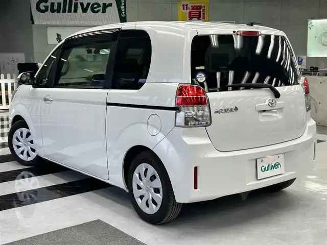トヨタ スペイド F 千葉県 2017(平29)年 2万km ホワイトパールクリスタルシャイン ワンオーナー/ウェルキャブ助手席回転シート/純正ナビ　NSCD-W66/・TV/・Bluetooth/・CD/バックカメラ/KENWOOD DRV-325 ドライブレコーダー/ビルトインETC/プリクラッシュセーフティシステム/ オートハイビーム/車線逸脱警報/スマートキー(スペア有り)/AW付スタッドレス有り/HIDヘッドライト/取扱説明書/保証書