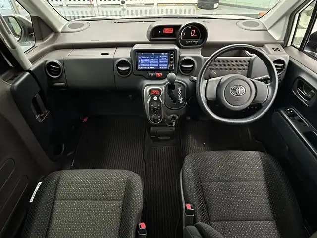 トヨタ スペイド F 千葉県 2017(平29)年 2万km ホワイトパールクリスタルシャイン ワンオーナー/ウェルキャブ助手席回転シート/純正ナビ　NSCD-W66/・TV/・Bluetooth/・CD/バックカメラ/KENWOOD DRV-325 ドライブレコーダー/ビルトインETC/プリクラッシュセーフティシステム/ オートハイビーム/車線逸脱警報/スマートキー(スペア有り)/AW付スタッドレス有り/HIDヘッドライト/取扱説明書/保証書