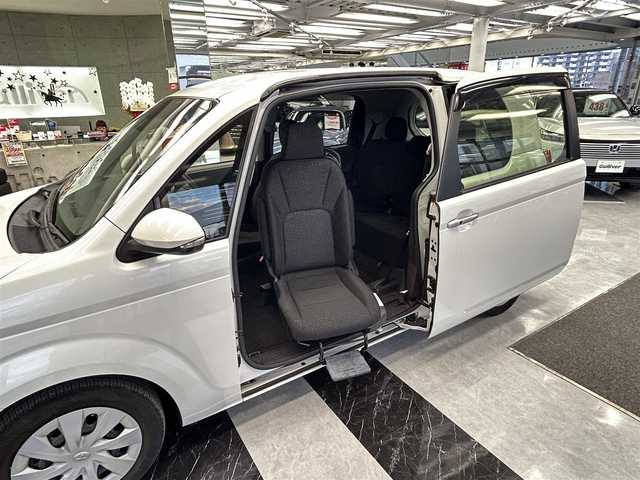 トヨタ スペイド F 千葉県 2017(平29)年 2万km ホワイトパールクリスタルシャイン ワンオーナー/ウェルキャブ助手席回転シート/純正ナビ　NSCD-W66/・TV/・Bluetooth/・CD/バックカメラ/KENWOOD DRV-325 ドライブレコーダー/ビルトインETC/プリクラッシュセーフティシステム/ オートハイビーム/車線逸脱警報/スマートキー(スペア有り)/AW付スタッドレス有り/HIDヘッドライト/取扱説明書/保証書