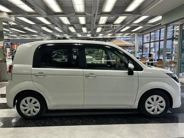 トヨタ スペイド F 千葉県 2017(平29)年 2万km ホワイトパールクリスタルシャイン ワンオーナー/ウェルキャブ助手席回転シート/純正ナビ　NSCD-W66/・TV/・Bluetooth/・CD/バックカメラ/KENWOOD DRV-325 ドライブレコーダー/ビルトインETC/プリクラッシュセーフティシステム/ オートハイビーム/車線逸脱警報/スマートキー(スペア有り)/AW付スタッドレス有り/HIDヘッドライト/取扱説明書/保証書