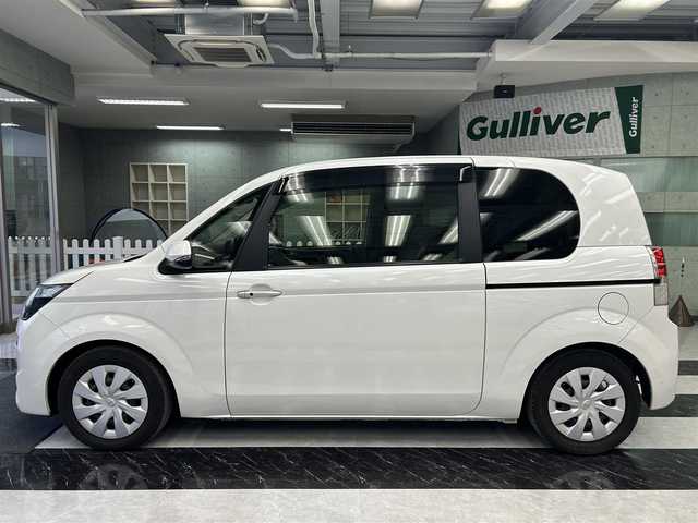 トヨタ スペイド F 千葉県 2017(平29)年 2万km ホワイトパールクリスタルシャイン ワンオーナー/ウェルキャブ助手席回転シート/純正ナビ　NSCD-W66/・TV/・Bluetooth/・CD/バックカメラ/KENWOOD DRV-325 ドライブレコーダー/ビルトインETC/プリクラッシュセーフティシステム/ オートハイビーム/車線逸脱警報/スマートキー(スペア有り)/AW付スタッドレス有り/HIDヘッドライト/取扱説明書/保証書