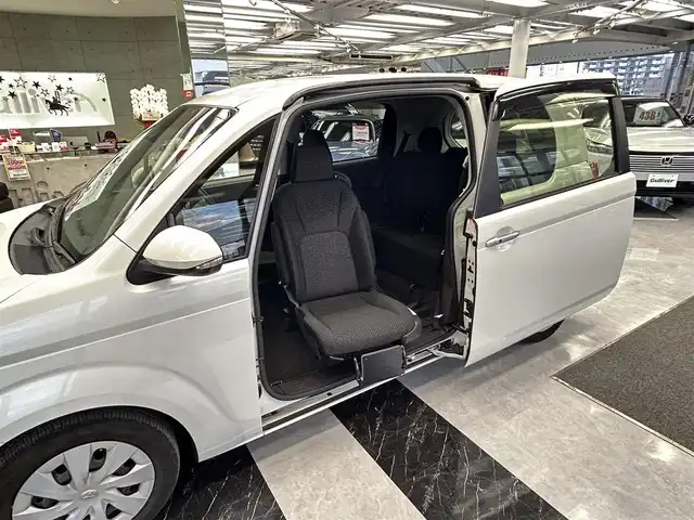 トヨタ スペイド F 千葉県 2017(平29)年 2万km ホワイトパールクリスタルシャイン ワンオーナー/ウェルキャブ助手席回転シート/純正ナビ　NSCD-W66/・TV/・Bluetooth/・CD/バックカメラ/KENWOOD DRV-325 ドライブレコーダー/ビルトインETC/プリクラッシュセーフティシステム/ オートハイビーム/車線逸脱警報/スマートキー(スペア有り)/AW付スタッドレス有り/HIDヘッドライト/取扱説明書/保証書