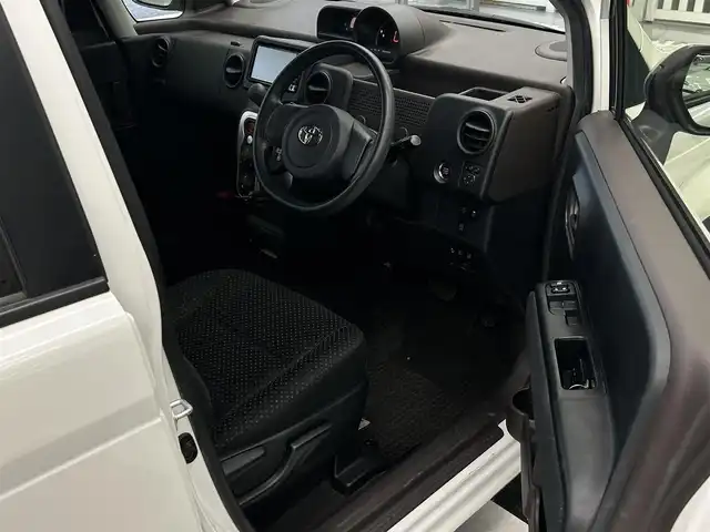 トヨタ スペイド F 千葉県 2017(平29)年 2万km ホワイトパールクリスタルシャイン ワンオーナー/ウェルキャブ助手席回転シート/純正ナビ　NSCD-W66/・TV/・Bluetooth/・CD/バックカメラ/KENWOOD DRV-325 ドライブレコーダー/ビルトインETC/プリクラッシュセーフティシステム/ オートハイビーム/車線逸脱警報/スマートキー(スペア有り)/AW付スタッドレス有り/HIDヘッドライト/取扱説明書/保証書