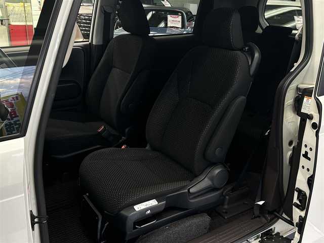 トヨタ スペイド F 千葉県 2017(平29)年 2万km ホワイトパールクリスタルシャイン ワンオーナー/ウェルキャブ助手席回転シート/純正ナビ　NSCD-W66/・TV/・Bluetooth/・CD/バックカメラ/KENWOOD DRV-325 ドライブレコーダー/ビルトインETC/プリクラッシュセーフティシステム/ オートハイビーム/車線逸脱警報/スマートキー(スペア有り)/AW付スタッドレス有り/HIDヘッドライト/取扱説明書/保証書