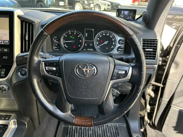 トヨタ ランドクルーザー ZX 神奈川県 2017(平29)年 12万km ブラック 純正ＳＤナビ　/フルセグＴＶ /全方位カメラ サンルーフ　/後席モニター　/追従走行付きクルーズコントロール　/パワーシート　/シートヒーター/エアシート　/モデリスタエアロ　/ETC2.0 /スペアキー　/衝突被害軽減システム/カーテンエアバッグ/社外アルミホイール