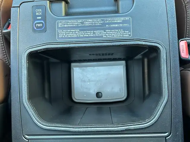 トヨタ ランドクルーザー ZX 神奈川県 2017(平29)年 12万km ブラック 純正ＳＤナビ　/フルセグＴＶ /全方位カメラ サンルーフ　/後席モニター　/追従走行付きクルーズコントロール　/パワーシート　/シートヒーター/エアシート　/モデリスタエアロ　/ETC2.0 /スペアキー　/衝突被害軽減システム/カーテンエアバッグ/社外アルミホイール