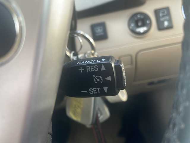 トヨタ クラウン ロイヤル RサルーンiFourプレミアED 福島県 2012(平24)年 12万km ホワイトパールクリスタルシャイン 純正HDDナビ/・エレクトロマルチビジョン/・フルセグTV/USB/AUX/CD/DVD/FM/AM/・バックカメラ/・ビルトインETC/D+N席パワーシート/D席メモリーシート/革張りステアリング/・ステアリングスイッチ/・クルーズコントロール/コーナーセンサー前後/リアウィンドウ電動シェード/シガーライター/横滑り防止装置/プッシュスタート/・スマートキー/・スペアキー1本/電動格納ミラー/・ウィンカーミラー/LEDヘッドライト/・オートライト/・フォグランプ/純正ドアバイザー/純正フロアマット