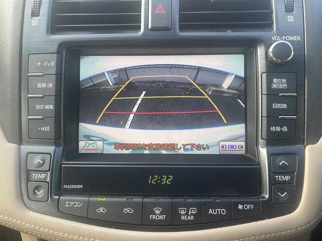 トヨタ クラウン ロイヤル RサルーンiFourプレミアED 福島県 2012(平24)年 12万km ホワイトパールクリスタルシャイン 純正HDDナビ/・エレクトロマルチビジョン/・フルセグTV/USB/AUX/CD/DVD/FM/AM/・バックカメラ/・ビルトインETC/D+N席パワーシート/D席メモリーシート/革張りステアリング/・ステアリングスイッチ/・クルーズコントロール/コーナーセンサー前後/リアウィンドウ電動シェード/シガーライター/横滑り防止装置/プッシュスタート/・スマートキー/・スペアキー1本/電動格納ミラー/・ウィンカーミラー/LEDヘッドライト/・オートライト/・フォグランプ/純正ドアバイザー/純正フロアマット