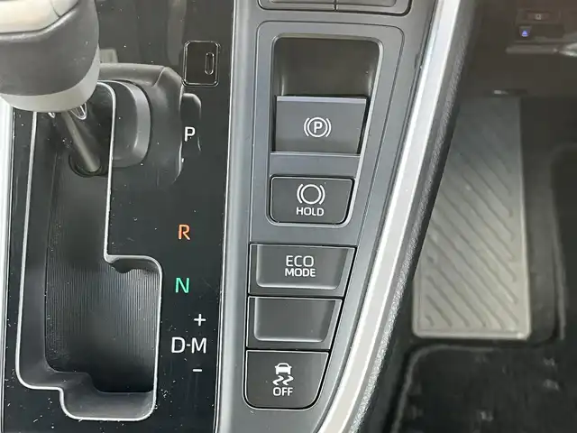 トヨタ ヴォクシー S－Z 奈良県 2023(令5)年 1.9万km アティチュードブラックマイカ 純正10.5インチディスプレイオーディオ/（TV/BT/AppleCarPlay/AndroidAuto)/純正14インチフリップダウンモニター（V14T-R72R）/レーダークルーズコントロール/バックカメラ/前後コーナーセンサー/プリクラッシュセーフティ/レーンキープアシスト/両側パワースライドドア/ハーフレザーシート/前席シートヒーター/後席サンシェード/LEDヘッドライト/ETC2.0/純正17インチAW/保証書/取り扱い説明書/スペアキーX1