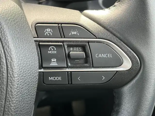 トヨタ ヴォクシー S－Z 奈良県 2023(令5)年 1.9万km アティチュードブラックマイカ 純正10.5インチディスプレイオーディオ/（TV/BT/AppleCarPlay/AndroidAuto)/純正14インチフリップダウンモニター（V14T-R72R）/レーダークルーズコントロール/バックカメラ/前後コーナーセンサー/プリクラッシュセーフティ/レーンキープアシスト/両側パワースライドドア/ハーフレザーシート/前席シートヒーター/後席サンシェード/LEDヘッドライト/ETC2.0/純正17インチAW/保証書/取り扱い説明書/スペアキーX1