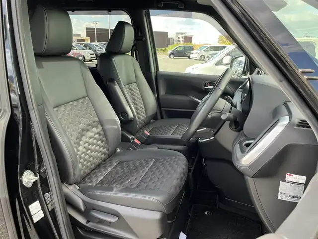 トヨタ ヴォクシー S－Z 奈良県 2023(令5)年 1.9万km アティチュードブラックマイカ 純正10.5インチディスプレイオーディオ/（TV/BT/AppleCarPlay/AndroidAuto)/純正14インチフリップダウンモニター（V14T-R72R）/レーダークルーズコントロール/バックカメラ/前後コーナーセンサー/プリクラッシュセーフティ/レーンキープアシスト/両側パワースライドドア/ハーフレザーシート/前席シートヒーター/後席サンシェード/LEDヘッドライト/ETC2.0/純正17インチAW/保証書/取り扱い説明書/スペアキーX1