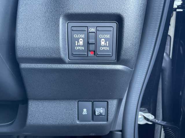 ホンダ Ｎ ＢＯＸ カスタム ターボ 群馬県 2024(令6)年 0.9万km クリスタルブラックパール ホンダセンシング/・LKA/・パーキングソナー/・衝突軽減ブレーキ/・踏み間違い/・オートハイビーム/純正メモリーナビ/（FM/AM/BT/）/フルセグTV/全方位カメラ/両側パワースライドドア/シートヒーター（D席/N席）/ハーフレザー/オートブレーキホールド/プッシュスタート/LEDヘッドライト/純正フロアマット/純正AW