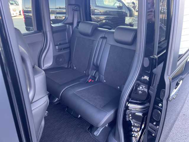 ホンダ Ｎ ＢＯＸ カスタム ターボ 群馬県 2024(令6)年 0.9万km クリスタルブラックパール ホンダセンシング/・LKA/・パーキングソナー/・衝突軽減ブレーキ/・踏み間違い/・オートハイビーム/純正メモリーナビ/（FM/AM/BT/）/フルセグTV/全方位カメラ/両側パワースライドドア/シートヒーター（D席/N席）/ハーフレザー/オートブレーキホールド/プッシュスタート/LEDヘッドライト/純正フロアマット/純正AW