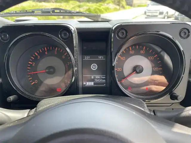 スズキ ジムニー XC 富山県 2019(令1)年 7.7万km シフォンアイボリーメタリックブラック2トーンルーフ ＭＴ/ワンオーナー/ＡＬＰＩＮＥ製11インチフローティングナビ/Bluetooth/フルセグTV/ＤＶＤ再生/バックカメラ/デュアルカメラブレーキサポート/レーンディパーチャーアラート/前席シートヒーター/スマートキー/クルーズコントロール/ステアリングスイッチ/LEDオートライト/フォグランプ/純正AW付スタッドレスタイヤ4本積込