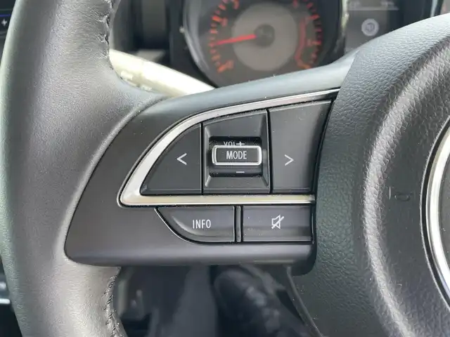 スズキ ジムニー XC 富山県 2019(令1)年 7.7万km シフォンアイボリーメタリックブラック2トーンルーフ ＭＴ/ワンオーナー/ＡＬＰＩＮＥ製11インチフローティングナビ/Bluetooth/フルセグTV/ＤＶＤ再生/バックカメラ/デュアルカメラブレーキサポート/レーンディパーチャーアラート/前席シートヒーター/スマートキー/クルーズコントロール/ステアリングスイッチ/LEDオートライト/フォグランプ/純正AW付スタッドレスタイヤ4本積込