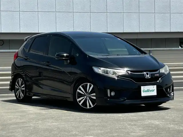 ホンダ フィット RS 静岡県 2016(平28)年 10.7万km クリスタルブラックパール ６速マニュアル/純正ナビＴＶ（フルセグ）/Bluetooth/純正リアルーフスポイラー/LED/ETC/クルーズコントロール/バックカメラ/オートライト/純正16インチアルミホイール/アイドリングストップ/スペアキーあり