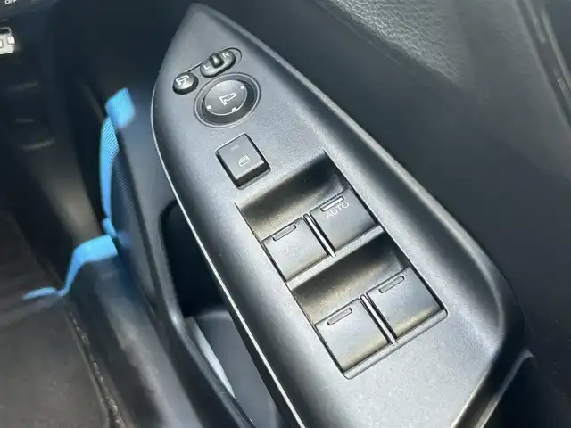 ホンダ フィット RS 静岡県 2016(平28)年 10.7万km クリスタルブラックパール ６速マニュアル/純正ナビＴＶ（フルセグ）/Bluetooth/純正リアルーフスポイラー/LED/ETC/クルーズコントロール/バックカメラ/オートライト/純正16インチアルミホイール/アイドリングストップ/スペアキーあり