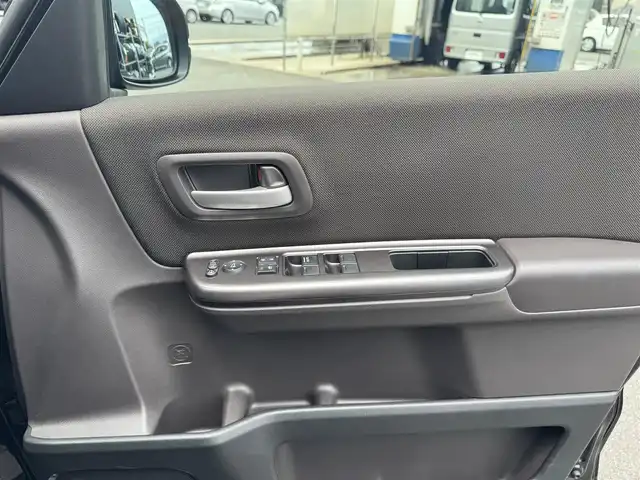 ホンダ フリード G 滋賀県 2023(令5)年 2.5万km クリスタルブラックパール 禁煙車/純正ナビ/CD/Bluetooth/FM/AM/バックカメラ/ホンダセンシング/・CMBS(衝突軽減ブレーキ)/・歩行者事故低減ステアリング/・アダプティブクルーズコントロール/・LKAS(車線維持支援システム)/・路外逸脱抑制機能/・誤発進抑制機能/・先行車発進お知らせ機能/・標識認識機能/・マルチインフォメーションディスプレイ/ETC/両側パワースライドドア/D/N席シートヒーター /ドライブレコーダー/LEDヘッドライト/オートライト/ステアリングスイッチ/ドアバイザー/プッシュスタート /スマートキー/スペアキー/純正フロアマット