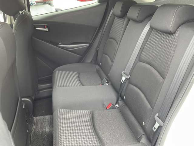 マツダ デミオ 13S 熊本県 2018(平30)年 6万km アークティックホワイト 純正SDナビ/FM/AM/USB/AUX/BluetoothAudio/ドライブレコーダー/コーナーセンサー/オートハイビーム/オートライト/スマートキー/横滑り防止装置/衝突軽減システム/アイドリングストップ/ヘッドライトレベライザー/スペアキー1本あり/フロアマット/Wエアバッグ/ABS