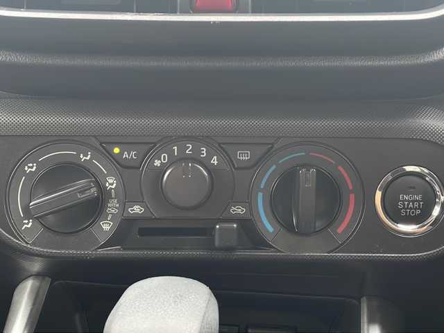 トヨタ ライズ XS 青森県 2021(令3)年 3.1万km ナチュラルベージュマイカM 寒冷地仕様/社外メモリナビ・フルセグTV/バックカメラ/前席シートヒーター/前後ドライブレコーダー/スマートアシスト/衝突軽減ブレーキ/レーンキープアシスト/オートハイビーム/コーナーセンサー/ワイパーデアイサー/スマートキー/プッシュスタート/LEDヘッドライト/社外アルミスタッドレス有/スペアキー/保証書・取説書