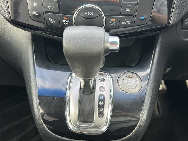 日産 セレナ ハイウェイスター Sハイブリッド 愛知県 2014(平26)年 12.2万km ブリリアントホワイトパール フリップダウンモニター/バックカメラ/フルセグテレビ/ETC/プッシュスタート/両側パワースライドドア/クルーズコントロール/スマートキー/DVD再生/保証書/取扱説明書