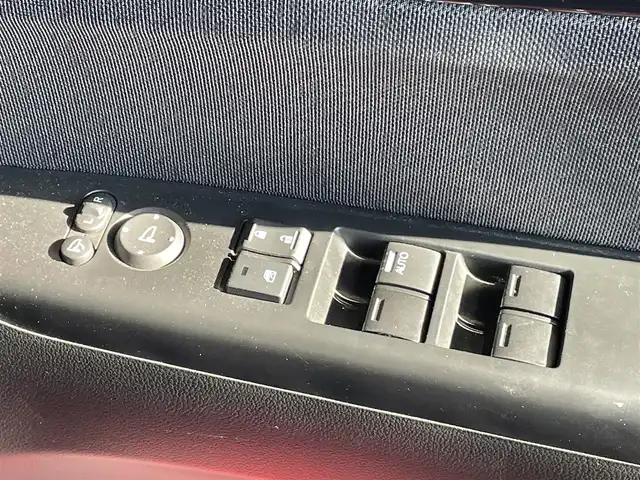 ホンダ Ｎ ＢＯＸ 2トーン カスタム ターボSSパッケージ 岡山県 2014(平26)年 8.2万km ミラノレッド 登録時走行距離81191キロ/社外SDナビ/AM/FM/Bluetooth/TV/CD/DVD/SD/無限エアロ/CTBA（シティブレーキアクティブシステム）/クルーズコントロール/バックカメラ/両側パワースライドドア/無限フロアマット/社外16インチAW/HIDヘッドライト/スマートキー/プッシュスタート/ETC
