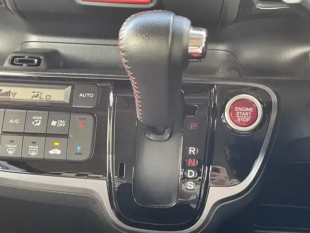 ホンダ Ｎ ＢＯＸ 2トーン カスタム ターボSSパッケージ 岡山県 2014(平26)年 8.2万km ミラノレッド 登録時走行距離81191キロ/社外SDナビ/AM/FM/Bluetooth/TV/CD/DVD/SD/無限エアロ/CTBA（シティブレーキアクティブシステム）/クルーズコントロール/バックカメラ/両側パワースライドドア/無限フロアマット/社外16インチAW/HIDヘッドライト/スマートキー/プッシュスタート/ETC