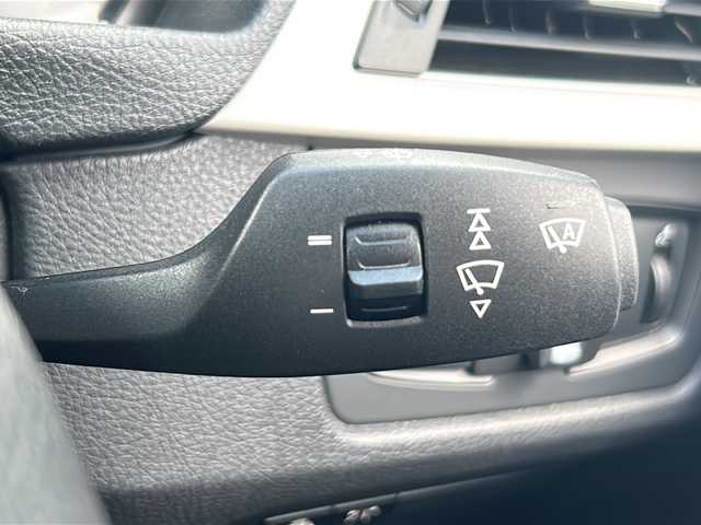 ＢＭＷ ３２０ｄ 岐阜県 2014(平26)年 2.2万km 白 登録時走行距離22027km/純正ディスプレイオーディオ/バックカメラ/ドライビング・アシスト・プロフェッショナル/コーナーセンサー/レーダークルーズコントロール/ＬＥＤヘッドライト/パワーシート/ターボ車/純正アルミホイール/ＵＳＢ/Blue tooth/プッシュスタート/スマートキー/ABS/横滑り防止装置/レーンキープアシスト/オートライト/オートマチックハイビーム/エアバッグ運転席・助手席+サイド/衝突被害軽減システム