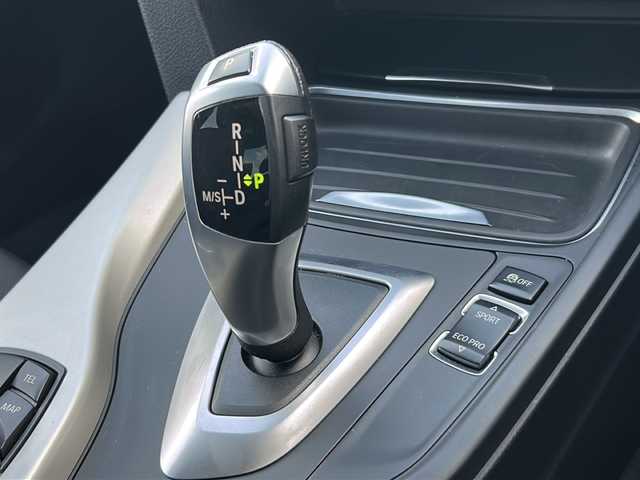 ＢＭＷ ３２０ｄ 岐阜県 2014(平26)年 2.2万km 白 登録時走行距離22027km/純正ディスプレイオーディオ/バックカメラ/ドライビング・アシスト・プロフェッショナル/コーナーセンサー/レーダークルーズコントロール/ＬＥＤヘッドライト/パワーシート/ターボ車/純正アルミホイール/ＵＳＢ/Blue tooth/プッシュスタート/スマートキー/ABS/横滑り防止装置/レーンキープアシスト/オートライト/オートマチックハイビーム/エアバッグ運転席・助手席+サイド/衝突被害軽減システム