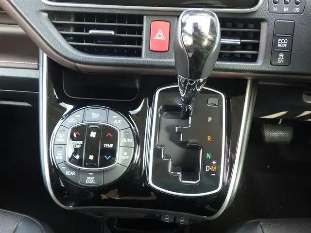 トヨタ エスクァイア Gi 千葉県 2016(平28)年 5.5万km ボルドーマイカメタリック Toyota Safety Sense/・プリクラッシュセーフティ/・レーンディパーチャーアラート/・オートハイビーム/クルーズコントロール/アイドリングストップ/両側パワースライドドア/前席シートヒーター/純正SDナビ/地デジTV/【DVD/CD再生機能　Bluetooth接続】/バックカメラ/革巻きステアリング/ETC/LEDヘッドライト/フォグライト/ウインカーミラー/社外フロントグリル/社外15インチアルミホイル/スマートキー