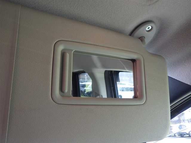 トヨタ エスクァイア Gi 千葉県 2016(平28)年 5.5万km ボルドーマイカメタリック Toyota Safety Sense/・プリクラッシュセーフティ/・レーンディパーチャーアラート/・オートハイビーム/クルーズコントロール/アイドリングストップ/両側パワースライドドア/前席シートヒーター/9インチ純正SDナビ/地デジTV/【DVD/CD再生機能　Bluetooth接続】/バックカメラ/革巻きステアリング/ETC/LEDヘッドライト/フォグライト/ウインカーミラー/社外フロントグリル/社外15インチアルミホイル/スマートキー