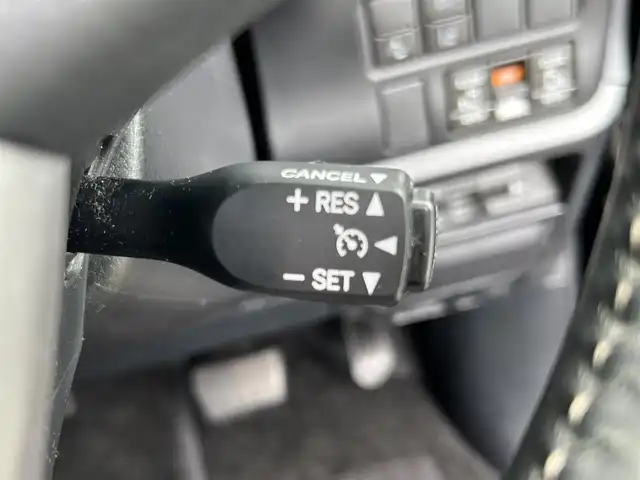 トヨタ ヴォクシー ZS 煌 香川県 2019(平31)年 2.5万km ブラック 登録時走行距離：24178km/社外１１インチナビ　/フルセグＴＶ　/社外フリップダウン　/ＥＴＣ　/ドラレコ　/両パワスラ/バックカメラ　/クルコン　/コーナーセンサー　/ＬＥＤヘッドライト　/オートライト　/横滑り防止　/スマートキー　/プッシュスタート