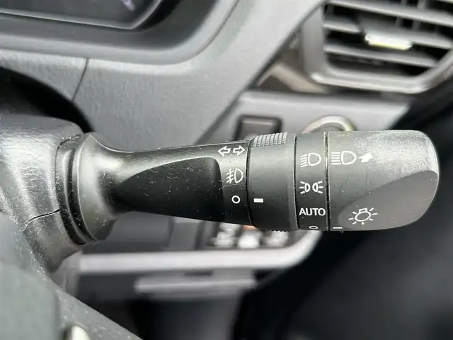 トヨタ ヴォクシー ZS 煌 香川県 2019(平31)年 2.5万km ブラック 登録時走行距離：24178km/社外１１インチナビ　/フルセグＴＶ　/社外フリップダウン　/ＥＴＣ　/ドラレコ　/両パワスラ/バックカメラ　/クルコン　/コーナーセンサー　/ＬＥＤヘッドライト　/オートライト　/横滑り防止　/スマートキー　/プッシュスタート