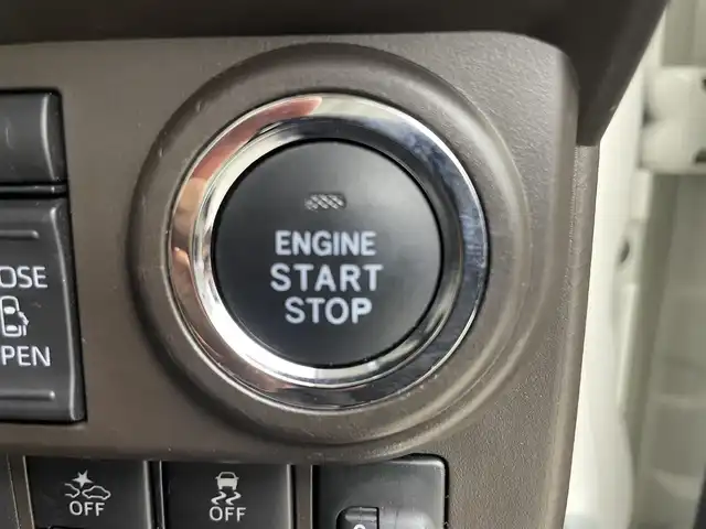 トヨタ ルーミー G 岡山県 2022(令4)年 3.1万km パールホワイトⅢ メモリーナビ/【Bluetooth/フルセグTV/CD】/型番:MDV-D208BT/両側パワースライドドア/バックカメラ/衝突軽減ブレーキシステム/ビルトインETC/LEDヘッドライト/社外ドライブレコーダー（前）/横滑り防止装置/プッシュスタート/スマートキー×1