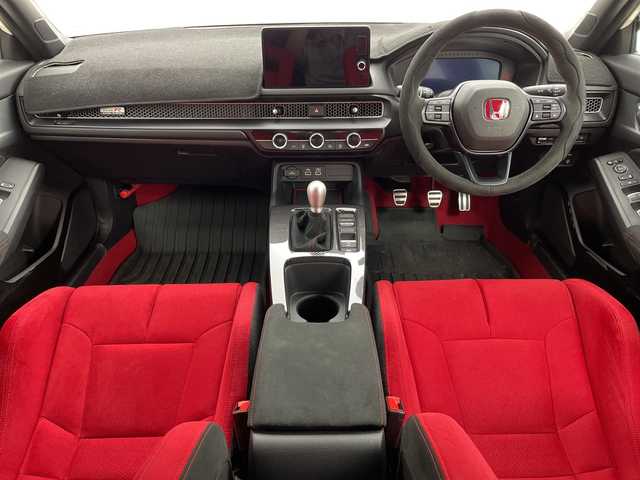 ホンダ シビック タイプR 新潟県 2024(令6)年 0.6万km チャンピオンシップホワイト 純正9インチHonda CONNECTディスプレイ/・フルセグTV/AM/FM/USB/Bluetooth/・AppleCarPlay/AndroidAuto/バックカメラ/ビルトインETC2.0/電子パーキングブレーキ/BRAKE HOLD機能/前席Honda TYPE Rシート/TYPE R専用ステアリングホイール/新車時保証書/取扱説明書/スペアキー１本/Honda SENSING/・衝突軽減ブレーキ（CMBS）/・路外逸脱抑制機能/・アダプティブクルーズコントロール（ACC）/・車線維持支援システム（LKAS）/・近距離衝突軽減ブレーキ/・先行車発進お知らせ機能/・標識認識機能/・ブラインドスポットインフォメーション/・パーキングセンサーシステム