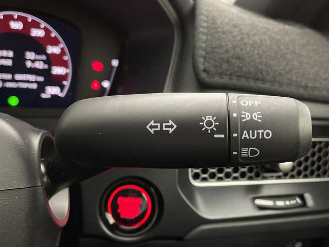 ホンダ シビック タイプR 新潟県 2024(令6)年 0.6万km チャンピオンシップホワイト 純正9インチHonda CONNECTディスプレイ/・フルセグTV/AM/FM/USB/Bluetooth/・AppleCarPlay/AndroidAuto/バックカメラ/ビルトインETC2.0/電子パーキングブレーキ/BRAKE HOLD機能/前席Honda TYPE Rシート/TYPE R専用ステアリングホイール/新車時保証書/取扱説明書/スペアキー１本/Honda SENSING/・衝突軽減ブレーキ（CMBS）/・路外逸脱抑制機能/・アダプティブクルーズコントロール（ACC）/・車線維持支援システム（LKAS）/・近距離衝突軽減ブレーキ/・先行車発進お知らせ機能/・標識認識機能/・ブラインドスポットインフォメーション/・パーキングセンサーシステム