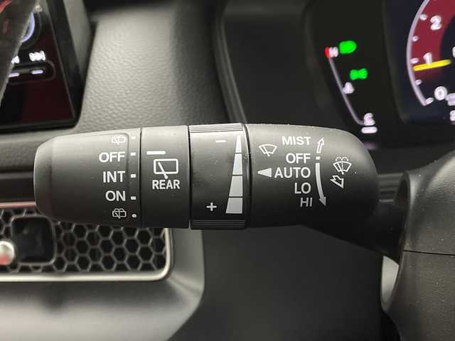 ホンダ シビック タイプR 新潟県 2024(令6)年 0.6万km チャンピオンシップホワイト 純正9インチHonda CONNECTディスプレイ/・フルセグTV/AM/FM/USB/Bluetooth/・AppleCarPlay/AndroidAuto/バックカメラ/ビルトインETC2.0/電子パーキングブレーキ/BRAKE HOLD機能/前席Honda TYPE Rシート/TYPE R専用ステアリングホイール/新車時保証書/取扱説明書/スペアキー１本/Honda SENSING/・衝突軽減ブレーキ（CMBS）/・路外逸脱抑制機能/・アダプティブクルーズコントロール（ACC）/・車線維持支援システム（LKAS）/・近距離衝突軽減ブレーキ/・先行車発進お知らせ機能/・標識認識機能/・ブラインドスポットインフォメーション/・パーキングセンサーシステム