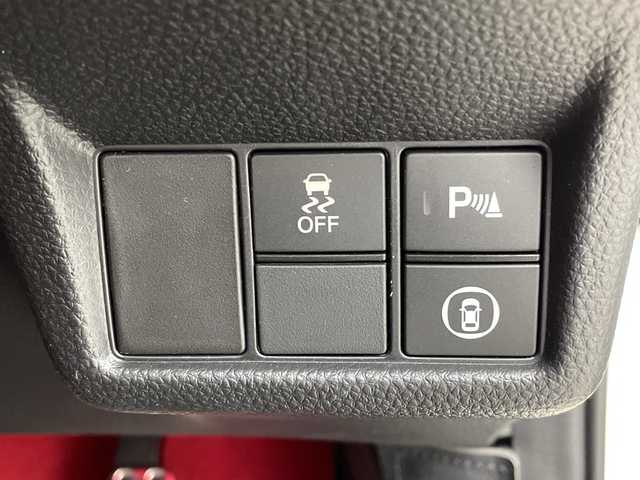 ホンダ シビック タイプR 新潟県 2024(令6)年 0.6万km チャンピオンシップホワイト 純正9インチHonda CONNECTディスプレイ/・フルセグTV/AM/FM/USB/Bluetooth/・AppleCarPlay/AndroidAuto/バックカメラ/ビルトインETC2.0/電子パーキングブレーキ/BRAKE HOLD機能/前席Honda TYPE Rシート/TYPE R専用ステアリングホイール/新車時保証書/取扱説明書/スペアキー１本/Honda SENSING/・衝突軽減ブレーキ（CMBS）/・路外逸脱抑制機能/・アダプティブクルーズコントロール（ACC）/・車線維持支援システム（LKAS）/・近距離衝突軽減ブレーキ/・先行車発進お知らせ機能/・標識認識機能/・ブラインドスポットインフォメーション/・パーキングセンサーシステム