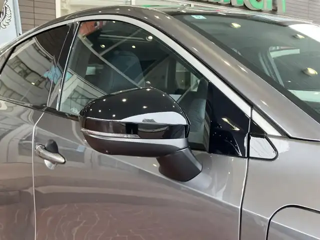 日産 アリア B6 神奈川県 2022(令4)年 1.4万km ダークメタルグレー 純正ナビ/・AM/FM/HDMI/BT/・AppleCarPlay/AndroidAuto/・フルセグTV/全周囲カメラ/・フロント/バック/サイド/プロパイロット2.0/衝突防止支援/踏み間違い防止支援/後側方車両検知支援/後側方車両衝突防止支援/車両逸脱警報/車両逸脱防止支援/駐車支援/オートマチックハイビーム/純正革巻きステアリング/・ステアリングスイッチ/レザーシート/・D/N席パワーシート/・D/N席シートヒーター/・全席シートヒーター/オートライト/・LEDライト/・フォグランプ/デジタルインナーミラー/電動アームレスト/サンルーフ/ETC2.0/BOSEプレミアムサウンド/前後ドライブレコーダー/電動格納ミラー/・ウィンカーミラー/e-pedal/置くだけ充電/電動サイドブレーキ/・オートホールドボタン/パワーバックドア/純正ドアバイザー/純正アルミホイール/純正フロアマット/スマートキー/・スペアキー