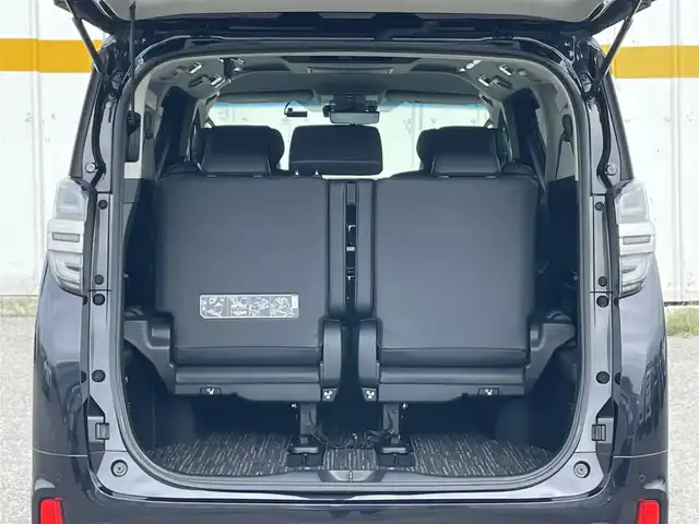 トヨタ ヴェルファイア ハイブリット ZR Gエディション 山口県 2020(令2)年 4.2万km スパークリングブラックパールクリスタルシャイン 外部検査済み/ワンオーナー/4WD/AppleCarPlay/純正メモリナビ/ （DVD/フルセグTV/Bluetooth/USB）/バックカメラ/ビルトインETC2.0/前後ドライブレコーダー/デジタルインナーミラー/後席フリップダウンモニター/両側パワースライドドア/レザーシート/前席・2列目パワーシート/前席シートヒーター/前席エアシート/パワーバックドア/ステアリングヒーター/リアサンシェード/TOYOTA Safety Sense/・レーダークルーズ コントロール/・プリクラッシュセーフティ/・レーントレーシングアシスト/・レーンディパーチャーアラート/・ロードサインアシスト/・先行車発進告知機能/・オートマチックハイビーム/ブラインドスポットモニター/パーキングサポートブレーキ/リアクロストラフィックアラート/横滑り防止機能/スマートキー/純正17インチアルミホイール/純正LEDヘッドライト/カーテンエアバック/スペアキー1本/保証書/取扱説明書