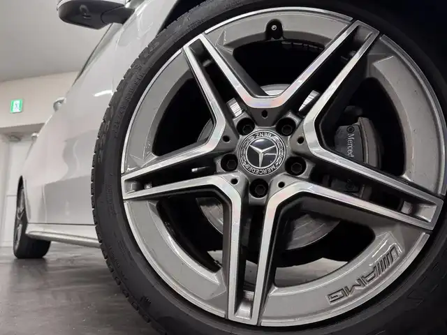 メルセデス・ベンツ Ｂ２００ｄ AMGライン 三重県 2020(令2)年 2.4万km デジタルホワイト ディーゼル・ターボ/FF/MTモード付コラム8AT/10.25インチナビ MBUX/（AM/FM/TV/USB-C/Bluetooth/CarPlay/AndroidAuto）/360°カメラシステム*/ドライブレコーダー 前後/ETC2.0/安全/レーダーセーフティパッケージ*/●PRE-SAFEブレーキ、PRE-SAFE＋/●アクティブレーンキーピングアシスト/●ブラインドスポットアシスト/●アクティブディスタンスアシスト・ディストロニック（追従走行・自動再発進機能付クルコン）/●パークトロニック（コーナーセンサー）/●アクティブパーキングアシスト/●レーンチェンジアシスト/●アテンションアシスト/など/装備/【AMGライン*】/●18インチ5ツインスポークAW/●ステンレスペダル/●アダプティブハイビームアシスト・プラス/【アドバンスドパッケージ*】/●ヘッドアップディスプレイ/●アドバンスドサウンドシステム（10スピーカー）/・ハーフレザーシート/・シートヒーター（D/N）/・メモリー付12wayパワーシート（D/N）/・左右独立オートエアコン/・LEDインテリジェントライトシステム/・オートトランク/など/*…メーカーOP
