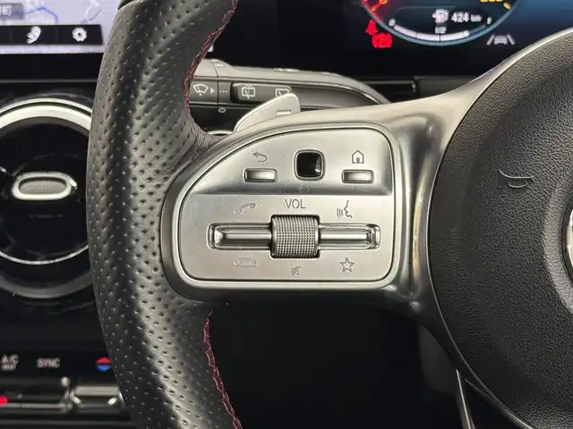 メルセデス・ベンツ Ｂ２００ｄ AMGライン 三重県 2020(令2)年 2.4万km デジタルホワイト ディーゼル・ターボ/FF/MTモード付コラム8AT/10.25インチナビ MBUX/（AM/FM/TV/USB-C/Bluetooth/CarPlay/AndroidAuto）/360°カメラシステム*/ドライブレコーダー 前後/ETC2.0/安全/レーダーセーフティパッケージ*/●PRE-SAFEブレーキ、PRE-SAFE＋/●アクティブレーンキーピングアシスト/●ブラインドスポットアシスト/●アクティブディスタンスアシスト・ディストロニック（追従走行・自動再発進機能付クルコン）/●パークトロニック（コーナーセンサー）/●アクティブパーキングアシスト/●レーンチェンジアシスト/●アテンションアシスト/など/装備/【AMGライン*】/●18インチ5ツインスポークAW/●ステンレスペダル/●アダプティブハイビームアシスト・プラス/【アドバンスドパッケージ*】/●ヘッドアップディスプレイ/●アドバンスドサウンドシステム（10スピーカー）/・ハーフレザーシート/・シートヒーター（D/N）/・メモリー付12wayパワーシート（D/N）/・左右独立オートエアコン/・LEDインテリジェントライトシステム/・オートトランク/など/*…メーカーOP