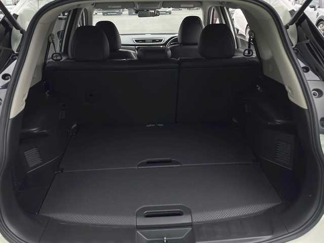 日産 エクストレイル 20X エマージェンシーブレーキ 茨城県 2016(平28)年 5.4万km ブリリアントホワイトパール 純正SDナビ/Bluetooth搭載/フルセグTV/バックカメラ/エマージェンシーブレーキ/フロントソナー/リアソナー/クルーズコントロール/AAC/オートライト/ハーフレザーシート/シートヒーター/純正17インチアルミホイール/純正フロアマット/アイドリングストップ/スマートキー/ETC