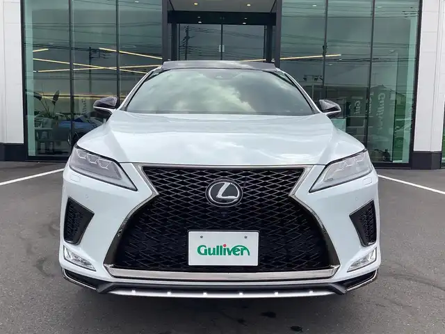 レクサス ＲＸ 300 Fスポーツ 栃木県 2019(令1)年 4.2万km ホワイトノーヴァガラスフレーク 新車時保証書/取扱説明書/記録簿/　（R6/11/17、R2/12/4）/純正12.3インチディスプレイオーディオ/ 　（フルセグTV/BT/SD/CD・DVD/USB/ラジオ）/レクサス・セーフティ・システム＋/　・プリクラッシュセーフティ/　・レーントレーシングアシスト/　・アダプティブハイビームシステム/　・オートマチックハイビーム/　・ロードサインアシスト/　・レーダークルーズコントロール/　・先行車発進告知機能/純正ドライブレコーダー/プッシュスタート/ステアリングスイッチ/パドルシフト/オートライト/オートハイビーム/純正LEDヘッドライト/パノラマムーンルーフ/ヘッドアップディスプレイ/ビルトインETC2.0/フロントシートヒーター/シートベンチレーター/フロントパワーシート/ステアリングヒーター/アイドリングストップ/パワーバックドア/ブレーキホールドスイッチ/ドライブモードスイッチ（ノーマル/スポーツ/Eco)/BSMドアミラーインジケーター/リアドアサンシェード/リア電動リクライニングシート/純正フロアマット/タイヤサイズ　235/55/R20