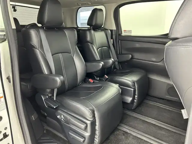 トヨタ ヴェルファイア Z Aエディション 福岡県 2019(平31)年 5.7万km ホワイトパールクリスタルシャイン サンルーフ　/後席モニター　/社外ナビ（ＢＴ，フルセグＴＶ）　/バックカメラ　/ＥＴＣ　/前後ドラレコ　/ＡＣＣ　/コーナーセンサー　/衝突軽減ブレーキ　/レーンキープ　/両側電動スライドドア　/パワーバックドア　/ＬＥＤ