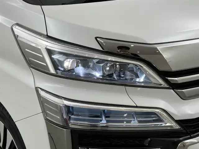 トヨタ ヴェルファイア Z Aエディション 福岡県 2019(平31)年 5.7万km ホワイトパールクリスタルシャイン サンルーフ　/後席モニター　/社外ナビ（ＢＴ，フルセグＴＶ）　/バックカメラ　/ＥＴＣ　/前後ドラレコ　/ＡＣＣ　/コーナーセンサー　/衝突軽減ブレーキ　/レーンキープ　/両側電動スライドドア　/パワーバックドア　/ＬＥＤ