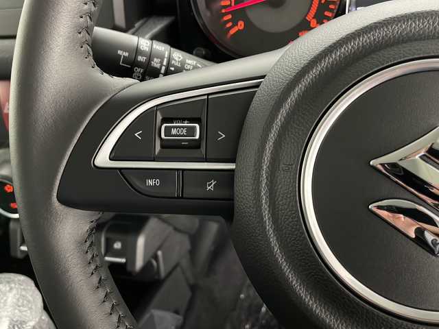 スズキ ジムニー ノマド FC 長野県 2025(令7)年 0.1万km未満 緑 4WD/届出済未使用車/登録時走行距離：25km/アダプティブクルーズコントロール/レーンキープアシスト/車線逸脱警報/衝突軽減ブレーキ/後方コーナーセンサー/アイドリングストップ/オートマチックハイビーム/ダウンヒルアシストコントロール/センターデフロック/ビルトインETC/LEDヘッドライト/オートライト/ヘッドライトウォーッシャー/電動格納ミラー/ウィンカーミラー/ドアミラーヒーター/純正15インチAW装着/プッシュスタート/スマートキー/スペアキー1本