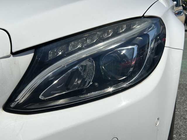 メルセデス・ベンツ Ｃ１８０ アバンギャルド 埼玉県 2014(平26)年 8万km ポーラホワイト 運転席、助手席シートヒーター/運転席、助手席パワーシート/純正フロアマット/純正ナビ/CDチェンジャー/Bluetooth/フルセグTV/アイドリングストップ/クルーズコントロール/オートエアコン/MTモード付/ETC/バックカメラ/純正17インチアルミホイール/横滑り防止装置/レーンキープアシスト/オートライト/前後コーナーセンサー/PRE-SAFE/LEDヘッドライト/ハーフレザーシート