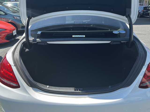 メルセデス・ベンツ Ｃ１８０ アバンギャルド 埼玉県 2014(平26)年 8万km ポーラホワイト 運転席、助手席シートヒーター/運転席、助手席パワーシート/純正フロアマット/純正ナビ/CDチェンジャー/Bluetooth/フルセグTV/アイドリングストップ/クルーズコントロール/オートエアコン/MTモード付/ETC/バックカメラ/純正17インチアルミホイール/横滑り防止装置/レーンキープアシスト/オートライト/前後コーナーセンサー/PRE-SAFE/LEDヘッドライト/ハーフレザーシート